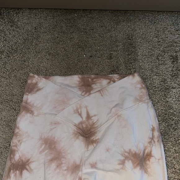 V crossed leggings! - Picture 2 of 2